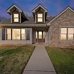 Rest And Rally Retreat 5Br