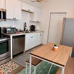 Uptown House King Beds Fenced Yard Firepit Villa *