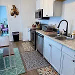 Uptown House King Beds Fenced Yard Firepit Villa Charlotte