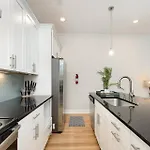 Holiday home Uptown Panthers Den 2 *