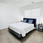 Holiday home Cozy Corner Escape Entire In Charlotte