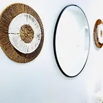 Cozy Corner Escape Entire In Holiday home *