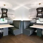 Landing Beautiful 1bd In Uptown