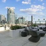 Landing Beautiful 1bd In Uptown *