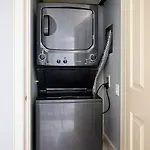 Obsidian 20ft Glass Sauna & Free Parking Apartment
