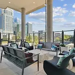Landing Beautiful 1bd In Uptown Apartment *