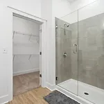 Skyline Retreat - Free Parking, Pool, Balcony * Charlotte