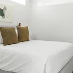 Landing Beautiful 1bd In Uptown *