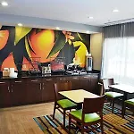 Fairfield Northlake Hotel 3*