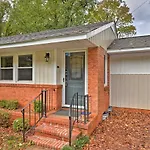 Charlotte Area Home With Patio - 6 Miles To Downtown