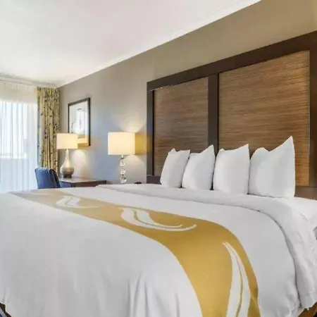 6 Charlotte, Nc - Airport South Hotel