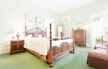 The Vanlandingham Estate Hotel