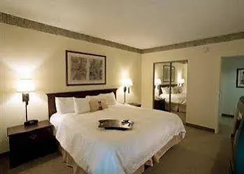 Hampton & Arrowood Rd Hotel