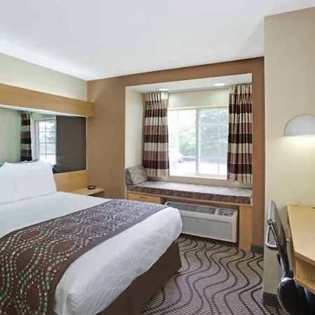 Hotel Microtel By Wyndham Place 2*