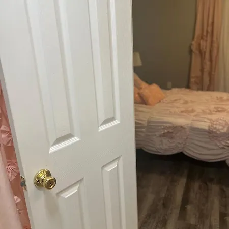 Homestay Locked In