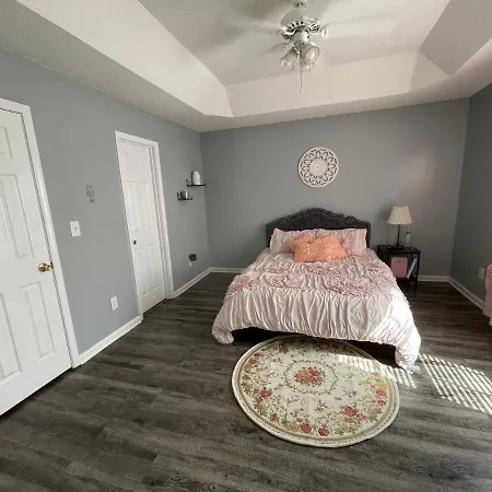 Locked In Homestay Charlotte