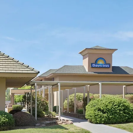 Motel Days By Wyndham Charlotte/woodlawn Near Carowinds Charlotte