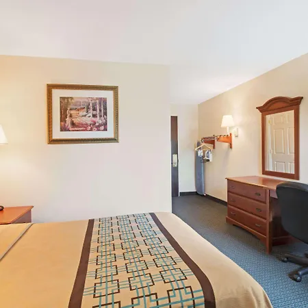 Days By Wyndham Charlotte/woodlawn Near Carowinds 2* Charlotte