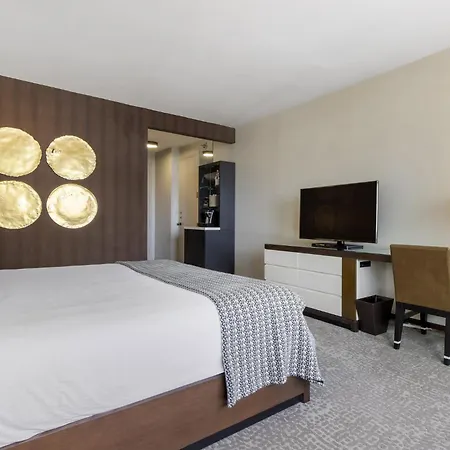 Omni 4* Charlotte