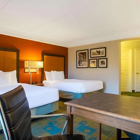 La Quinta By Wyndham Airport South Hotel