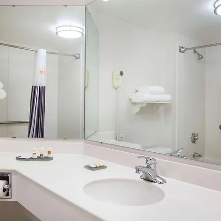 Hotel La Quinta By Wyndham Airport South Charlotte