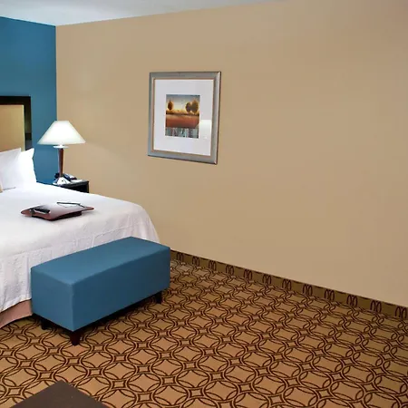Hampton & Charlotte-airport Hotel