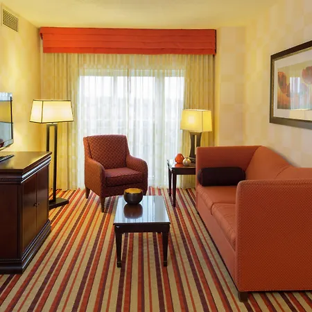 Hilton Airport 4*