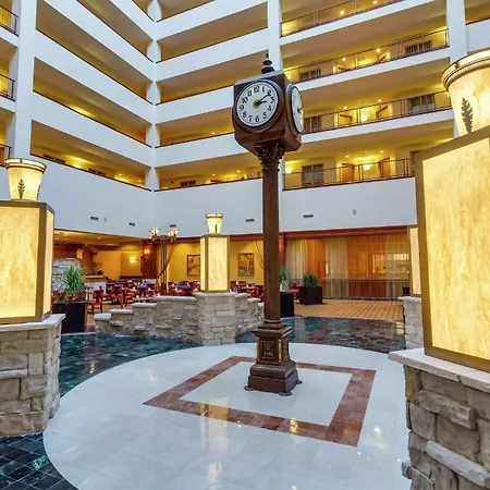 Hotel Hilton Airport 4*