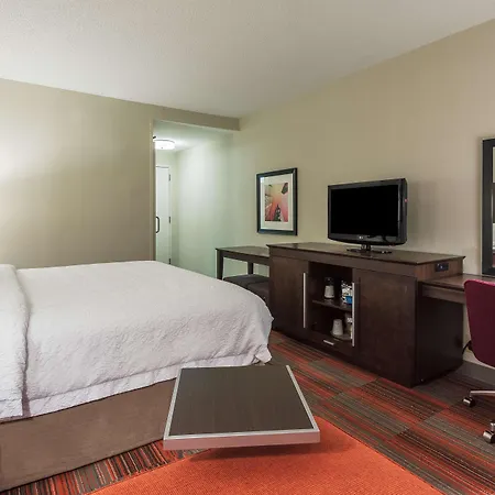 Hampton Uptown Hotel