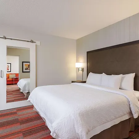 Hotel Hampton Uptown
