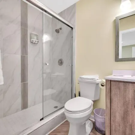 Holiday home Cozy 2 Bedroom Duplex In Charlotte, Jacuzzi, Sleeps 6 2 *