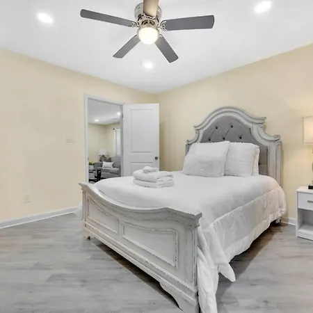Holiday home Cozy 2 Bedroom Duplex In Charlotte, Jacuzzi, Sleeps 6 2 *