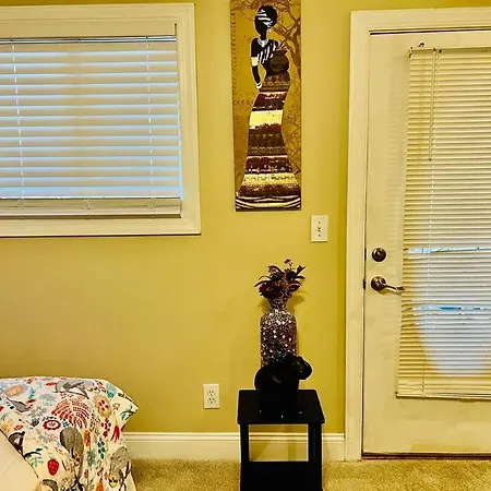 Holiday home King Bed • Gameroom• Hometheater Charlotte