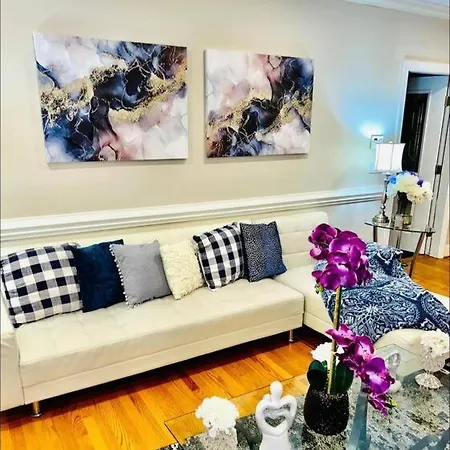King Bed • Gameroom• Hometheater Holiday home Charlotte