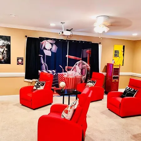 King Bed • Gameroom• Hometheater Charlotte