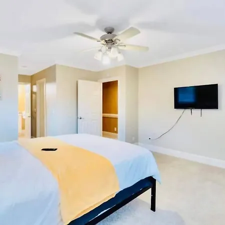 King Bed • Gameroom• Hometheater * Charlotte