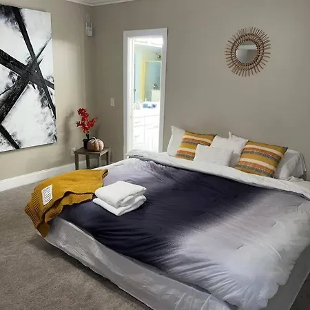 King Bed • Gameroom• Hometheater Holiday home
