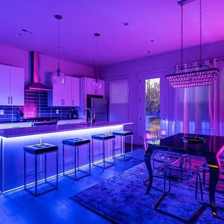 Holiday home Gorgeous Glam House Across From Park - 3 Bedrooms!