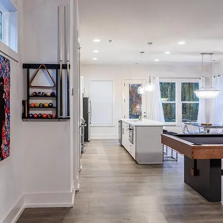Gorgeous Glam House Across From Park - 3 Bedrooms! Charlotte