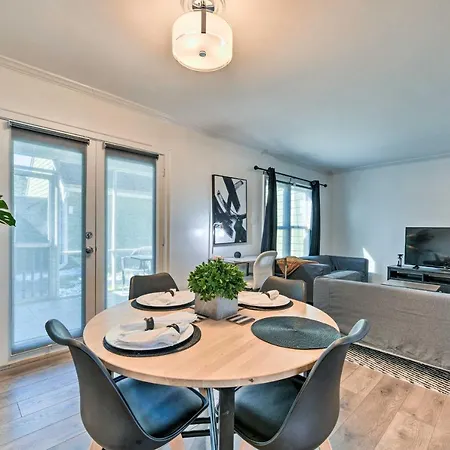 Charming Townhome About 8 Mi To Uptown! Charlotte