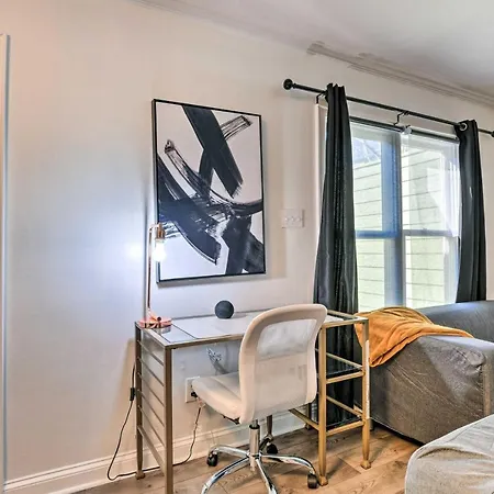Holiday home Charming Townhome About 8 Mi To Uptown! *