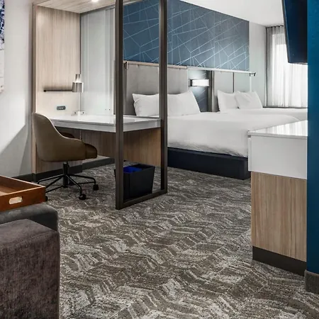 Springhill By Marriott Airport Pointe Hotel