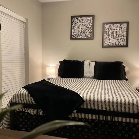 Rudy's Getaway Apartment *