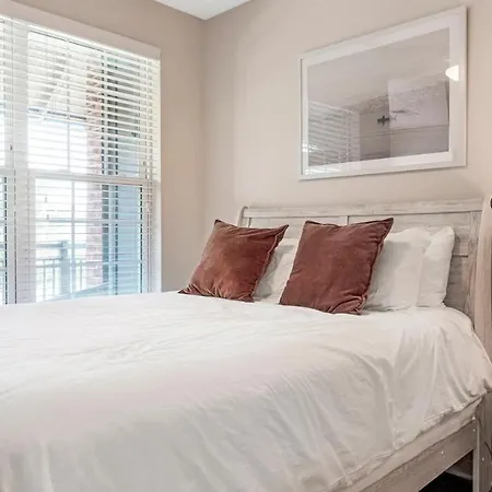 Apartment Modern In Prime Location Id1506x49