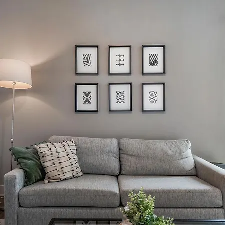 Apartment Modern In Prime Location Id3672