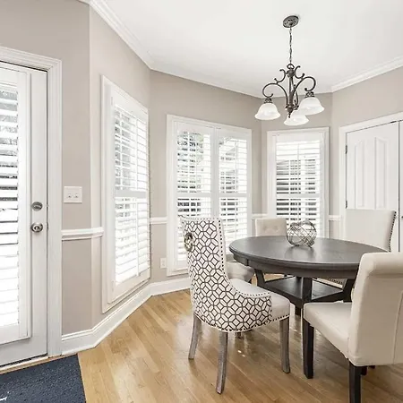 Mckee Manor- South Clt-matthews-3000 Sq Ft * Charlotte