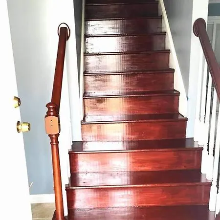 Spacious 3 Bedroom 2.5 Baths Home. Free Parking And Wi-fi