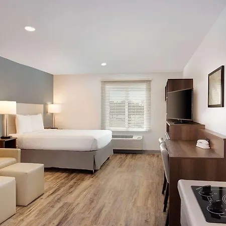 Extended America Select - - Northlake Charlotte