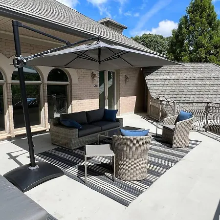 The Life Homestay Charlotte
