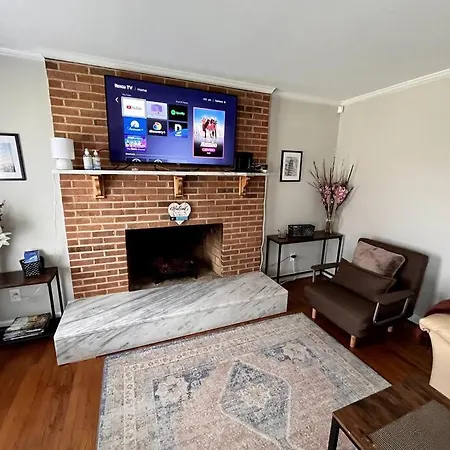 Luxury 4bdr Ranch House In Great Location